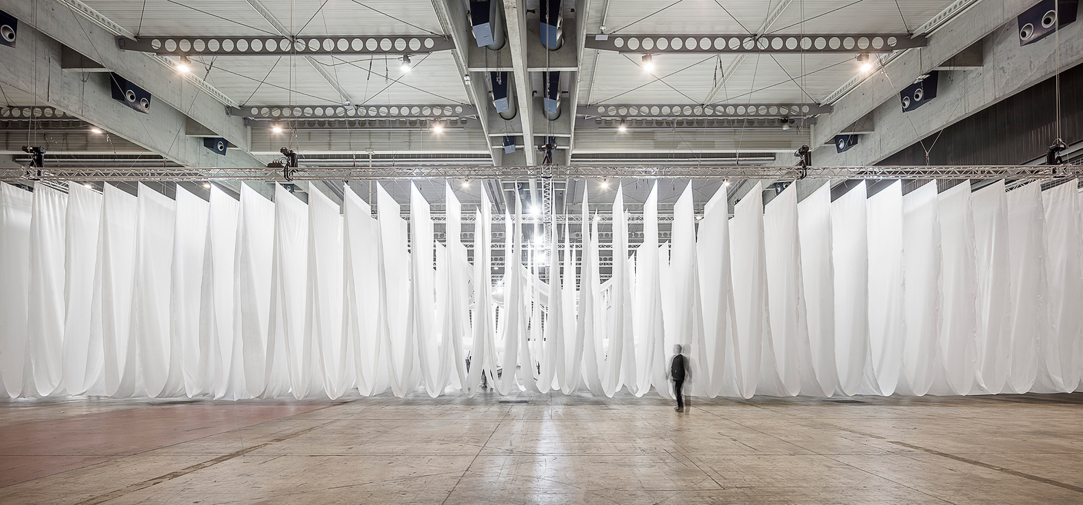 巴塞罗那临时空间建筑 · 环保与历史的完美结合-12