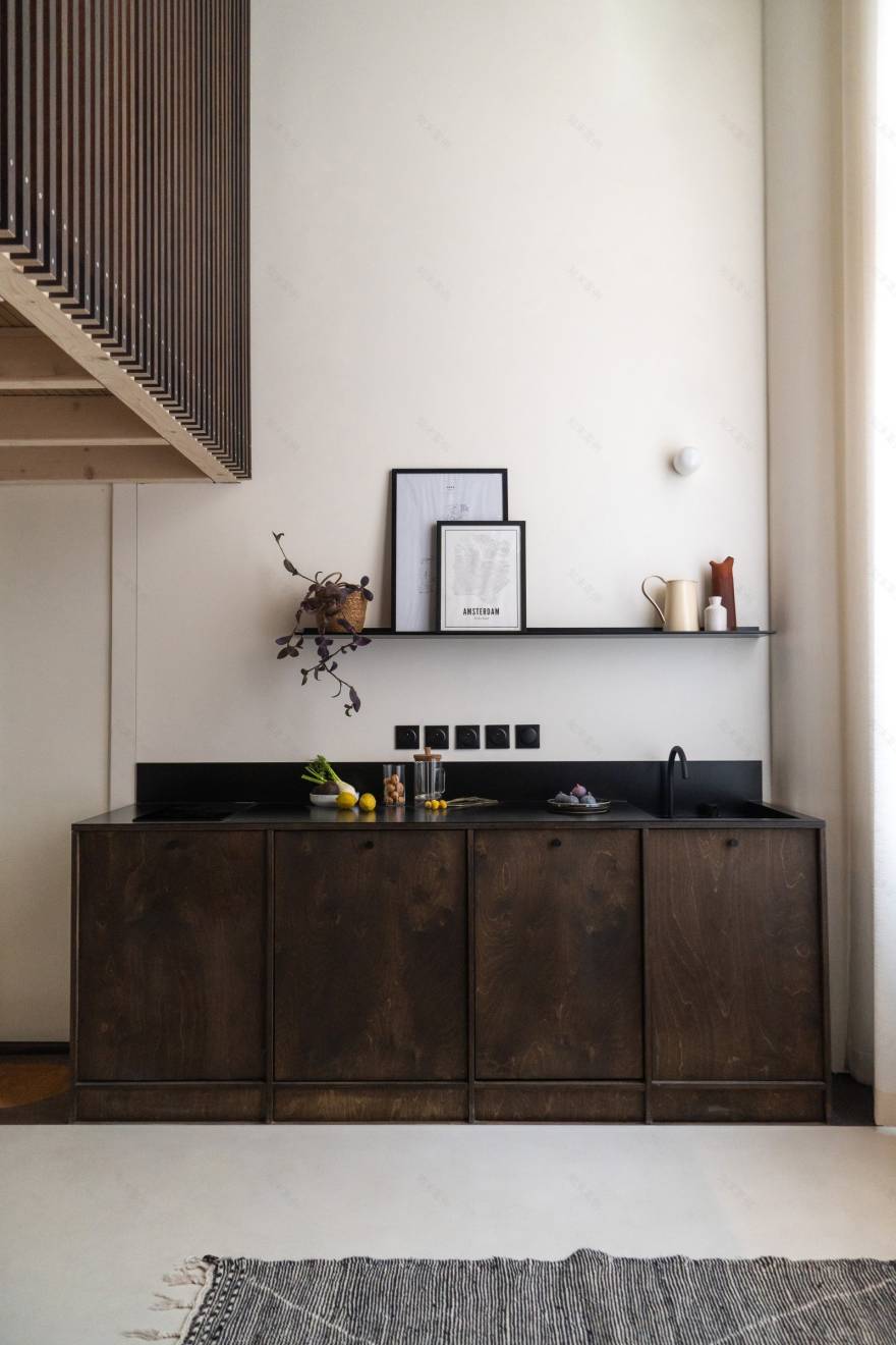 巧妙设计,小空间厨房的创新布局-1