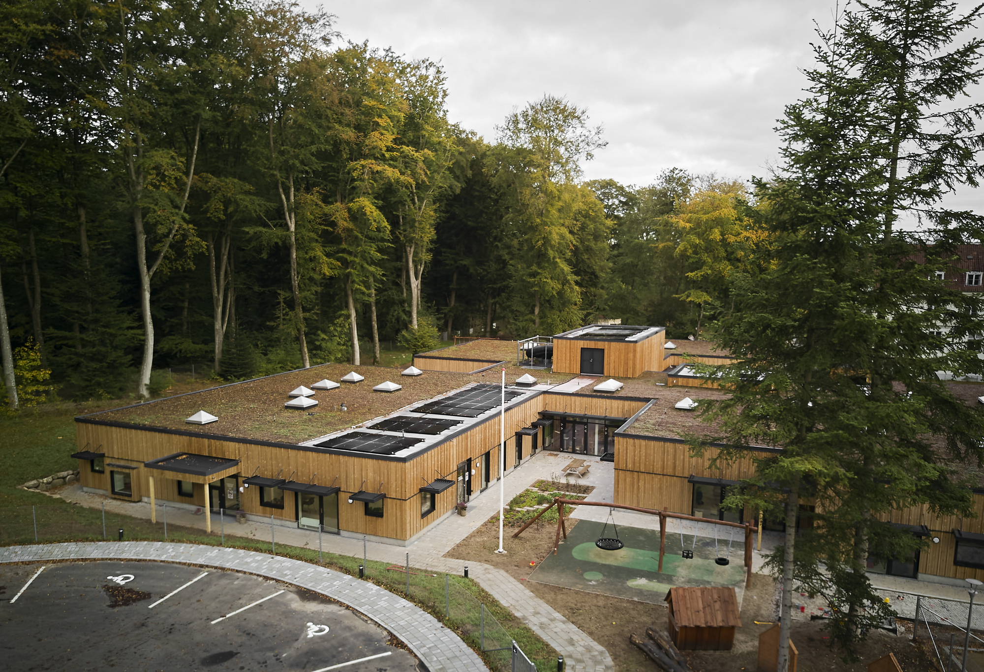 孩子们的森林乐园丨丹麦丨丹麦 GinnerupArkitekter 建筑事务所-1