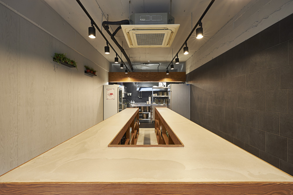 10 坪极简白屋，展现温馨家居魅力-5