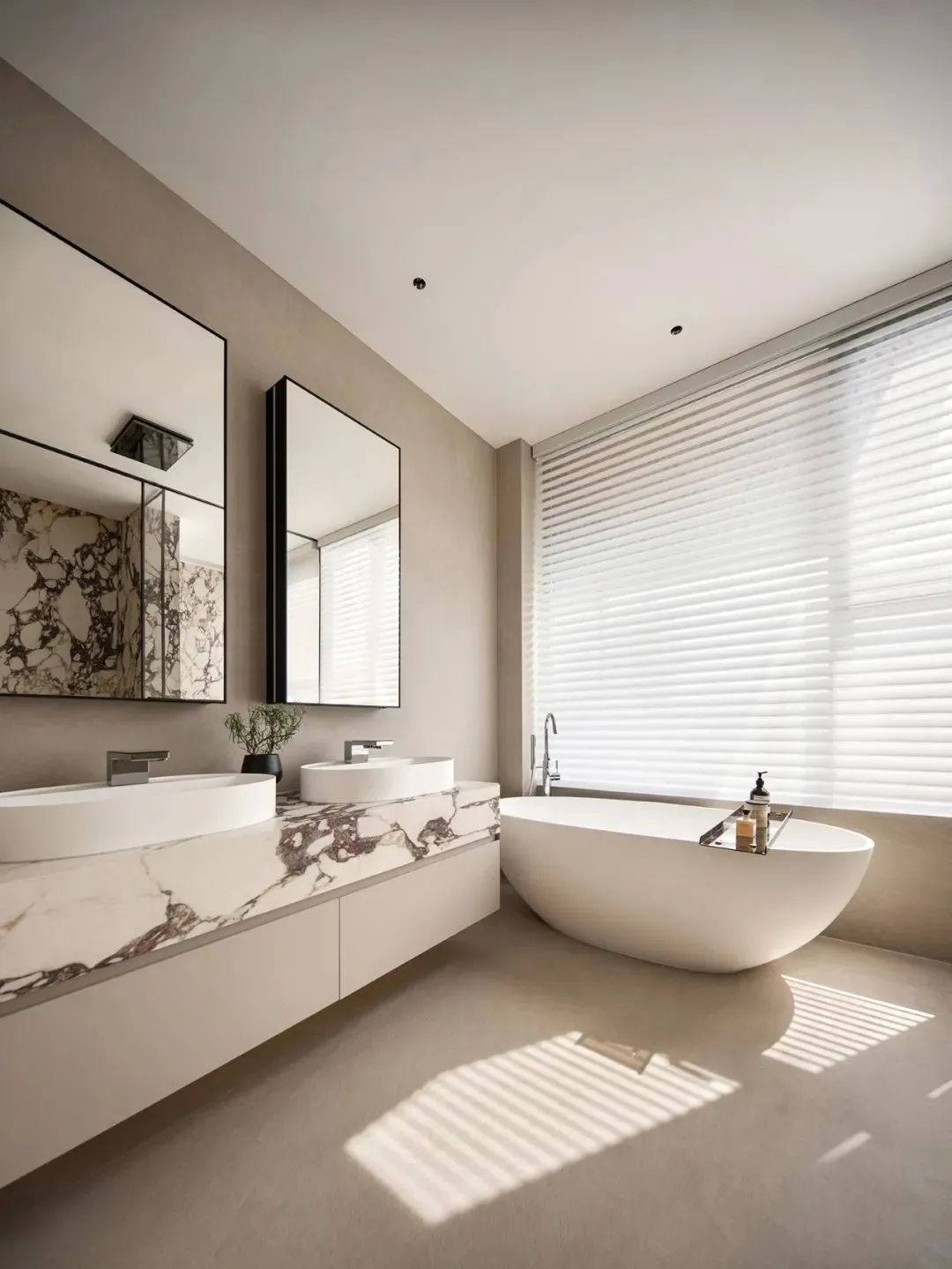 新作丨330㎡简奢大平层，浪漫自在不言中！-87