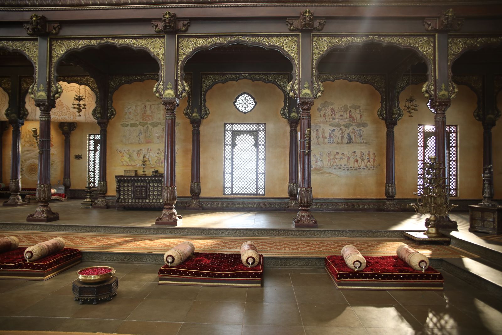 电影《Chhaava》室内场景（法庭）设计丨Subrata Chakraborty和Amit Ray-27