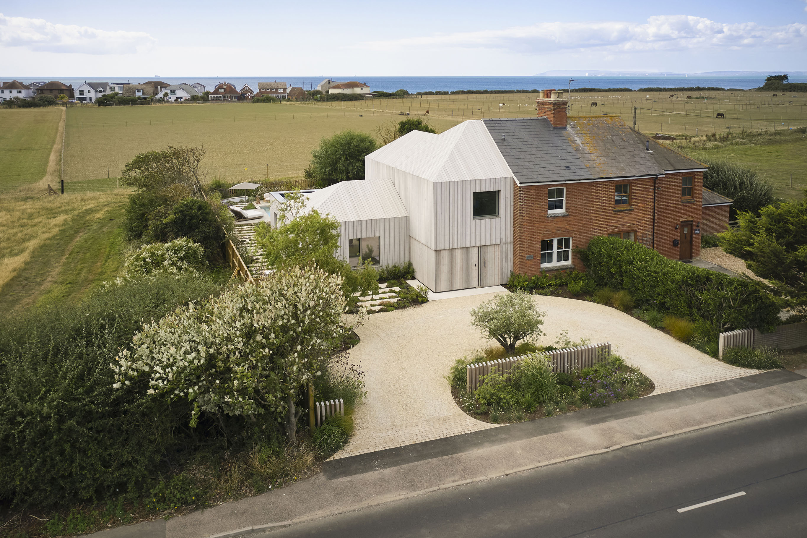 凯克姆庄园（注：House常见有房子、住宅等意思，在涉及特定建筑名称时，庄园的表述更为合适，但如果有特定背景表明应是其他译法，需根据实际情况调整） 丨英国丨Adam Knibb Architects-19