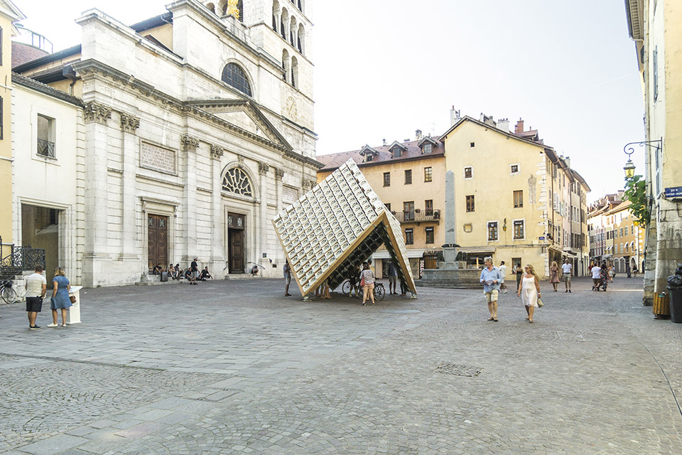 Living Pavilion装置，安纳西 / Behin Ha-30