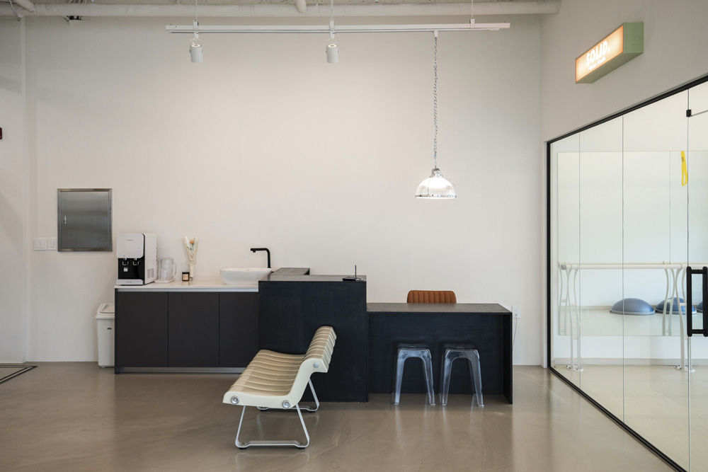 20 平米现代简约家居，SOLID 打造时尚精致空间-13