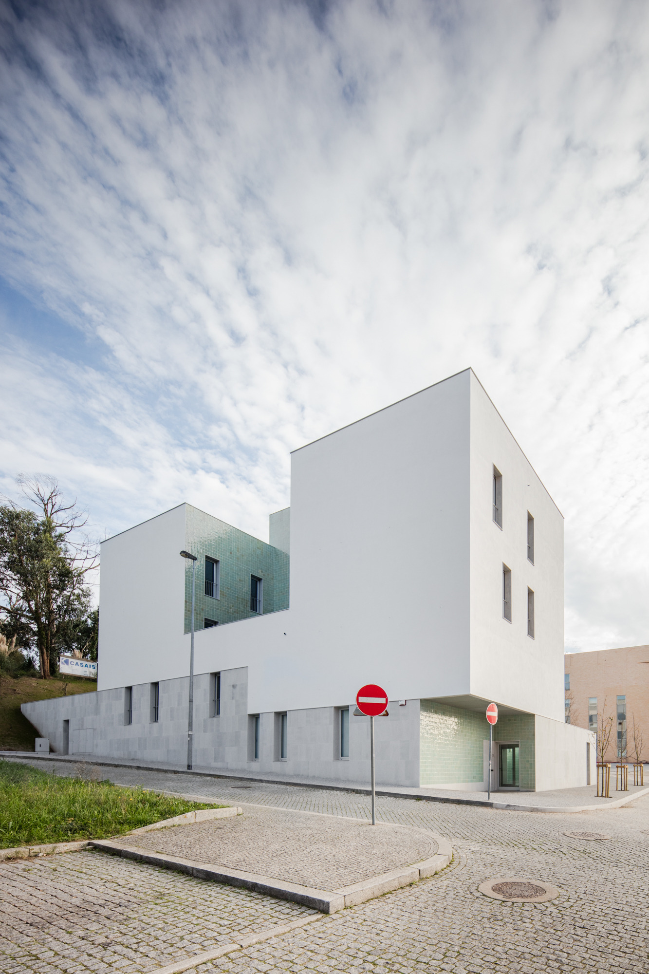 葡萄牙波尔图“Casa Acreditar do Porto”儿童癌症患者家庭住房设计-12