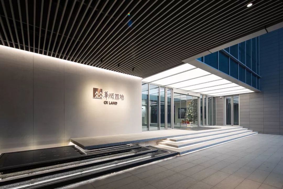 顶级办公总部设计，人文关怀与科技未来感的完美融合-2