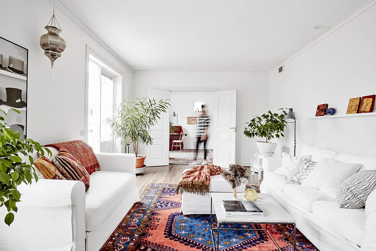 彩色地毯装点的地中海风格家居-3