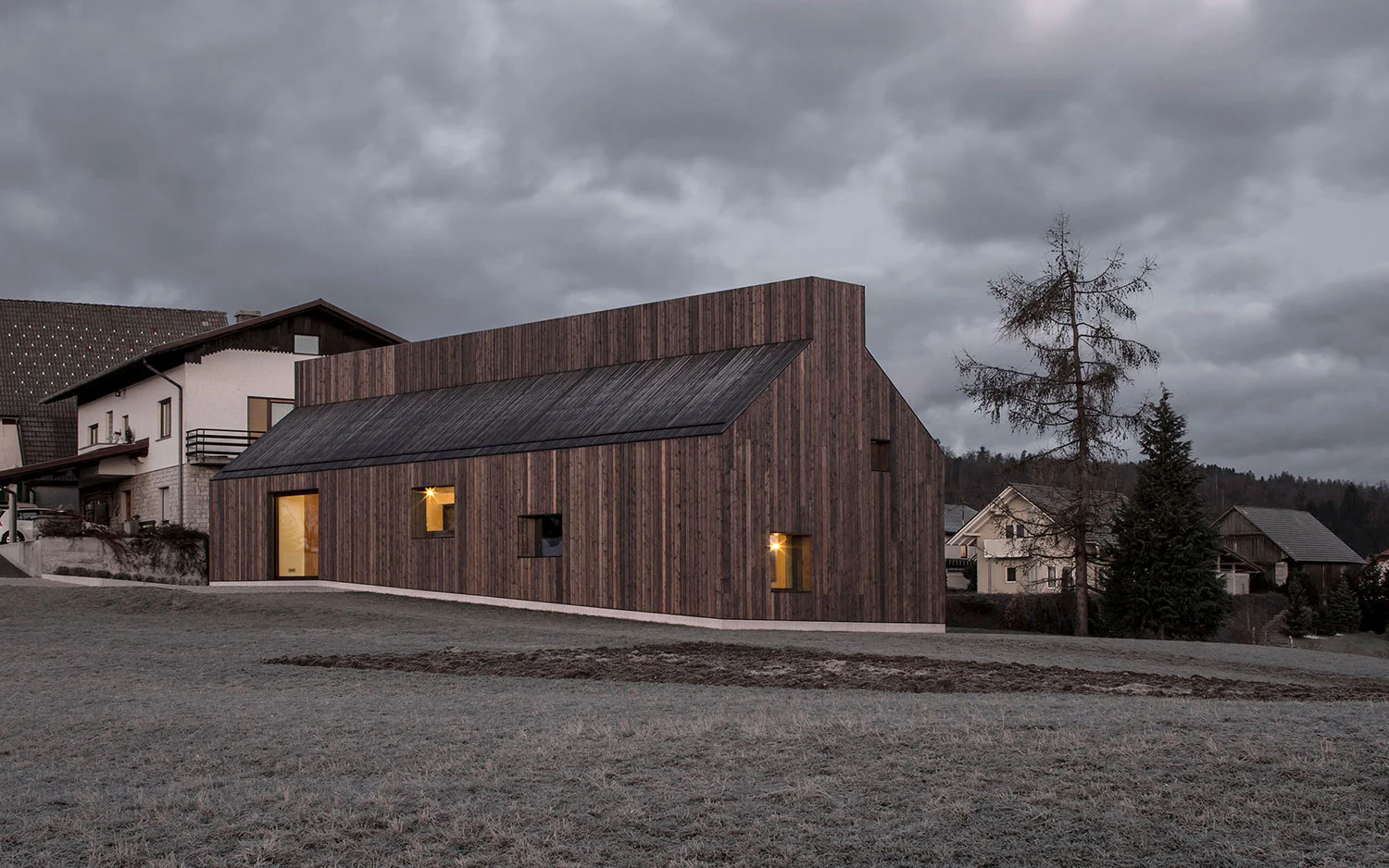 带烟囱的房子丨斯洛文尼亚丨dekleva gregorič architects-11