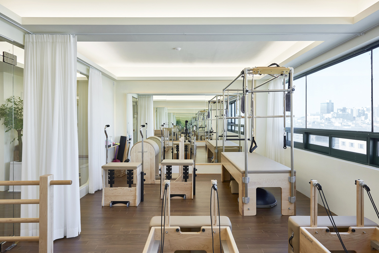 现代简约风办公空间设计-14