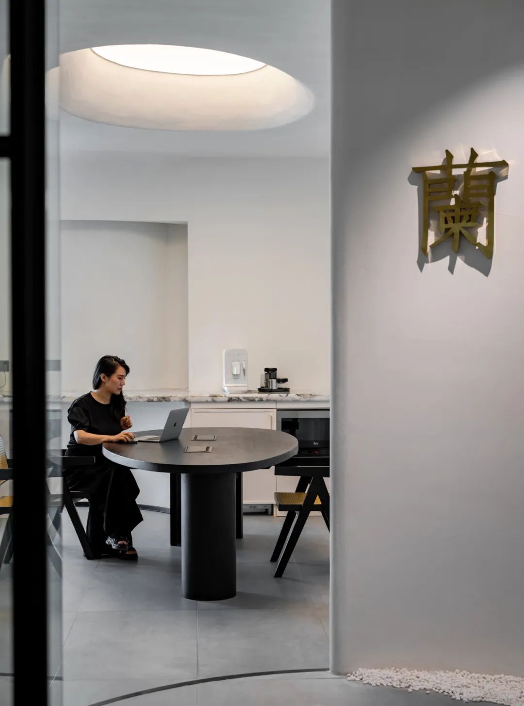 圆弧之美,打造独具个性的办公空间丨蘭设计-45