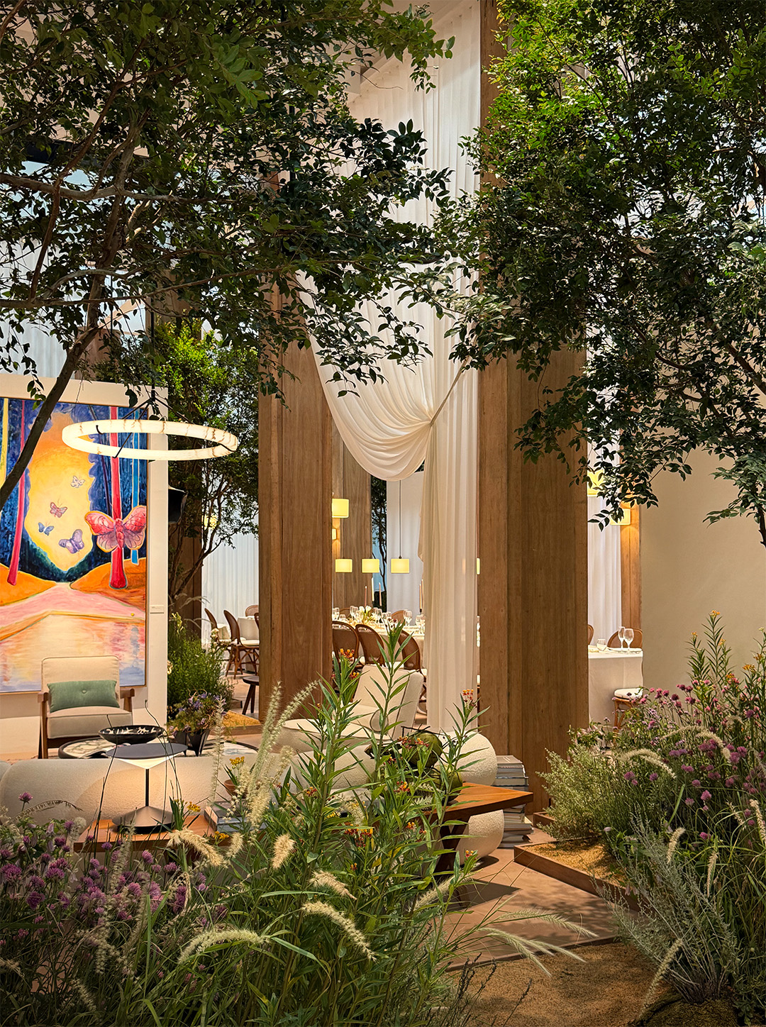 新作 · 赵睿 × 山石里予｜松弛的午后丨中国广州丨V2 纬图,OOD-118