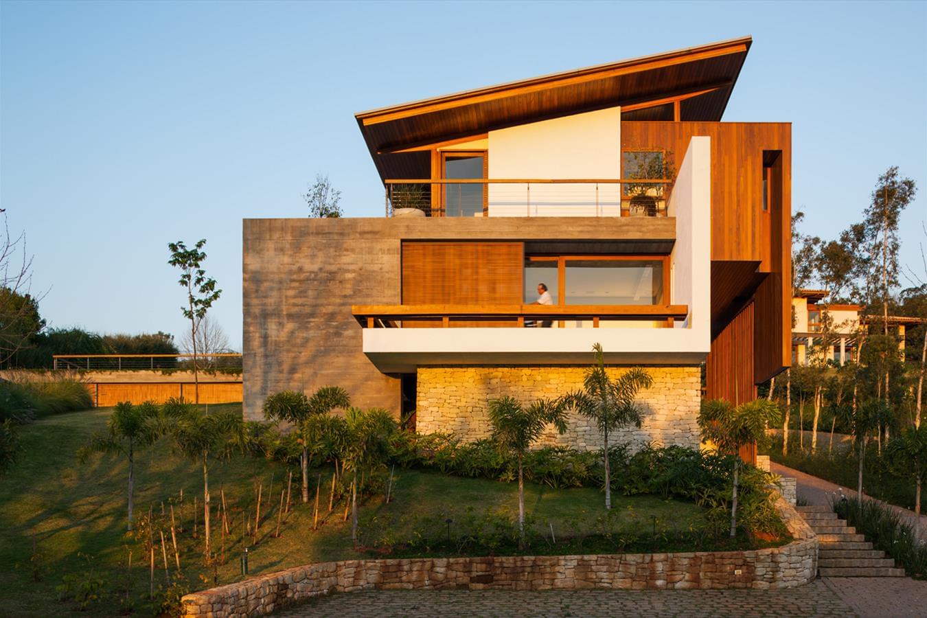 巴西 Bragança Paulista 斜坡住宅-6