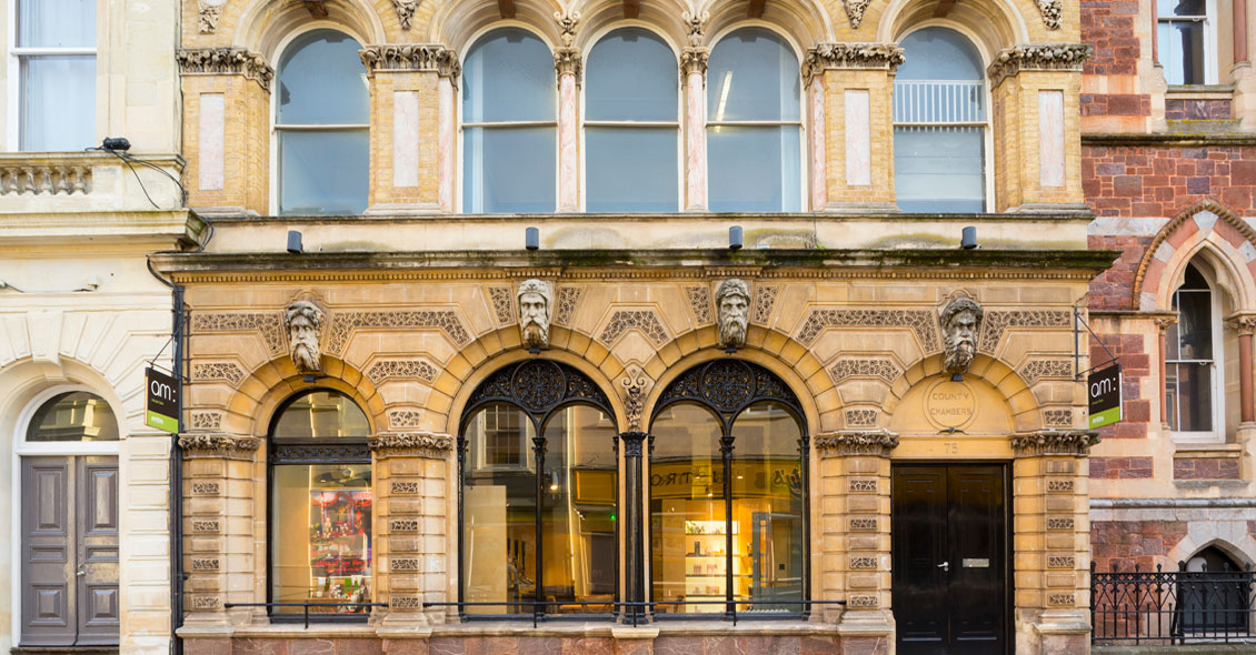 英国埃特镇的艾梵达生活方式沙龙丨英国埃克塞特丨Salon Designers Reis Design-4