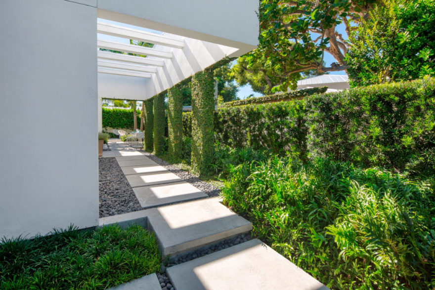 ‘Less is More’风格景观设计(佛罗里达热带简约住宅)丨美国-3