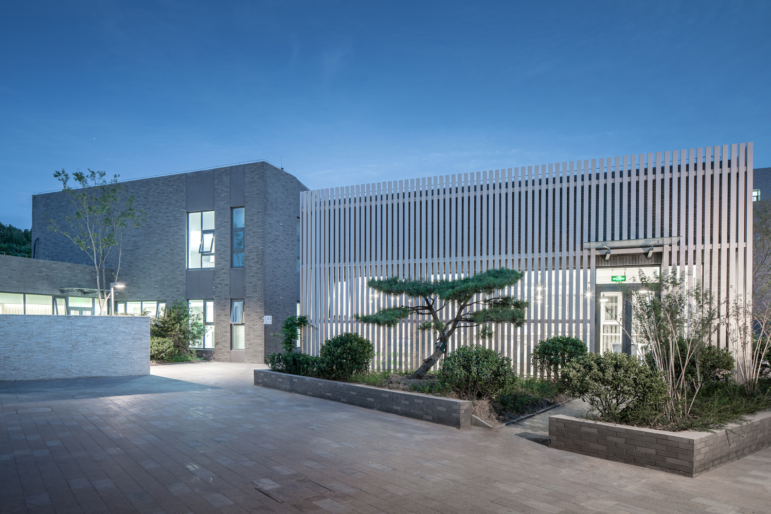 山东青年政治学院科研创新区-24