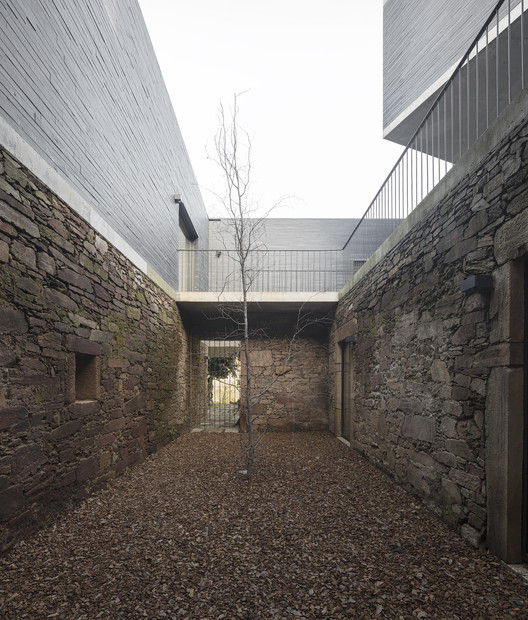 葡萄牙 RPFV House | 融入自然景观的乡村别墅-33