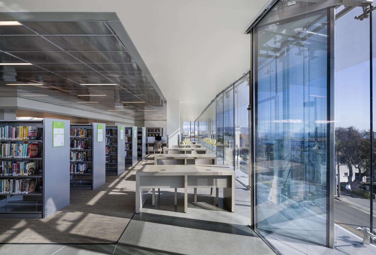 曼哈顿海滩图书馆-27