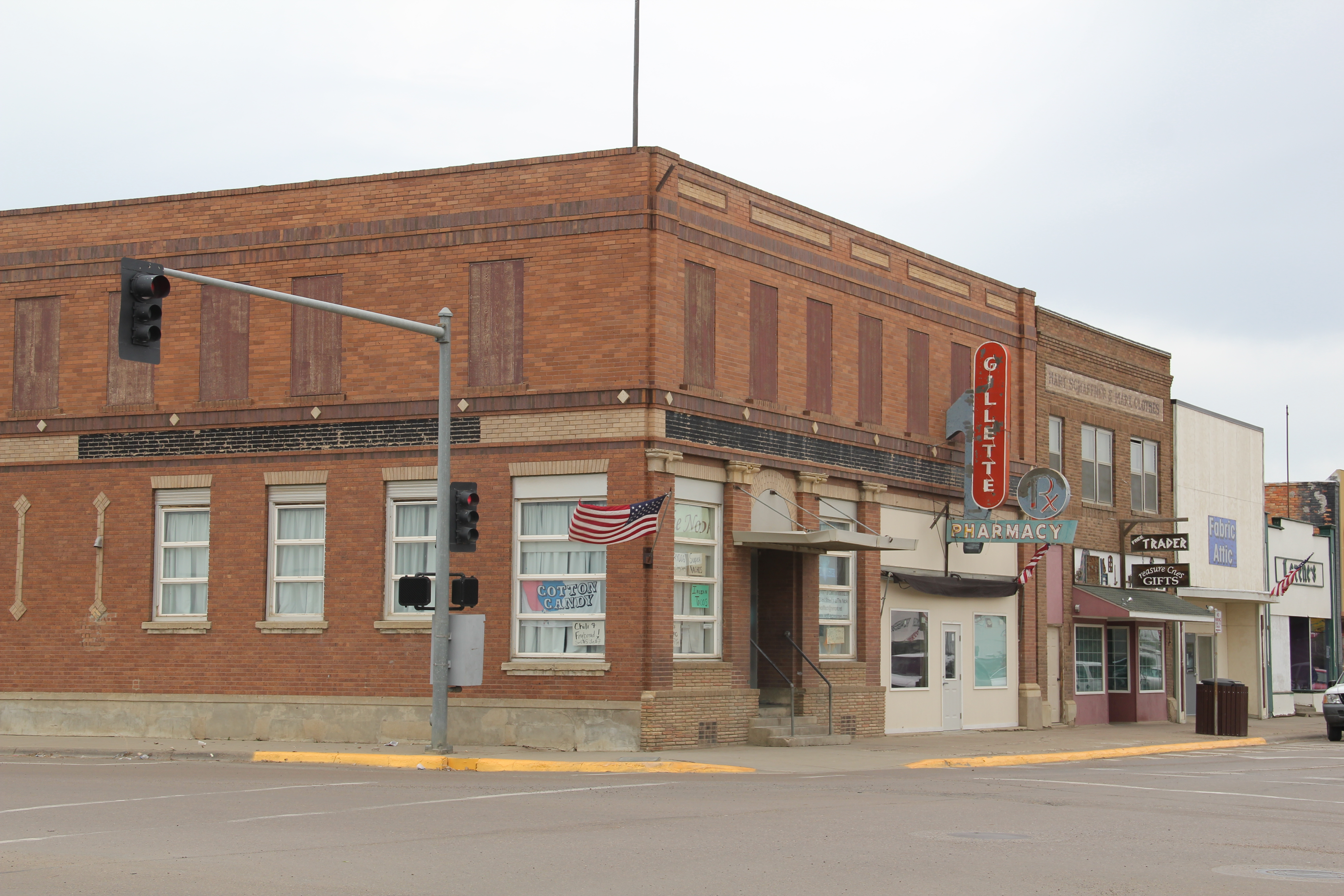 未明确提及（涉及Wolf Point相关建筑等情况）丨美国蒙大拿-14