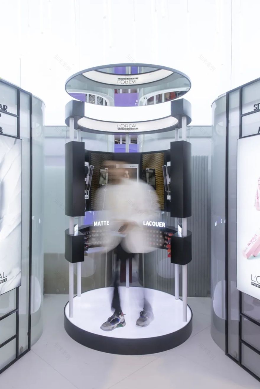 欧莱雅 CIIE 2020 展位设计 | 悬浮盒子展现多样品牌-30