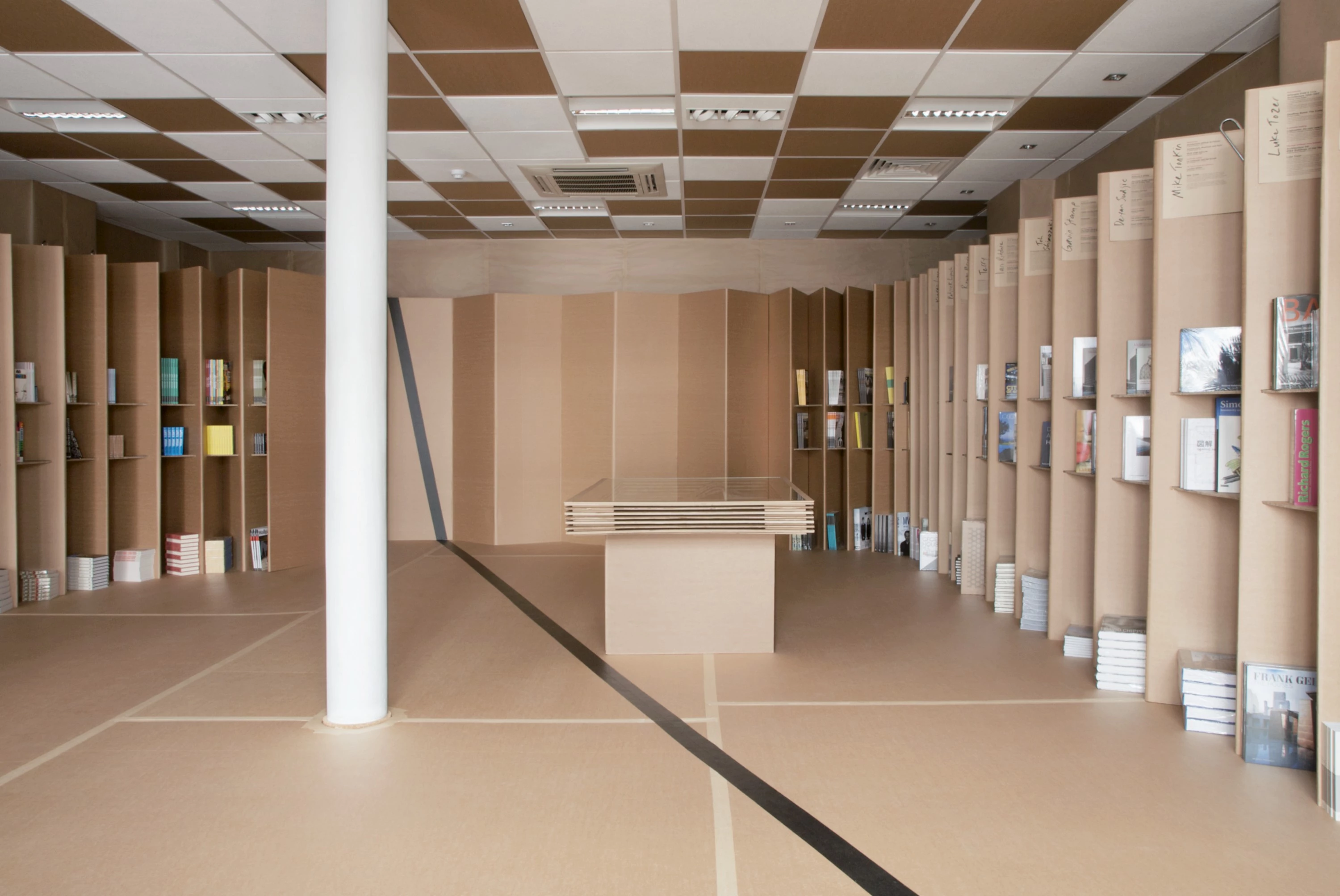 伦敦临时折叠书店-18