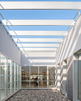 Navarcles Health Center·绿意环绕的医疗中心丨西班牙丨ValorLlimós