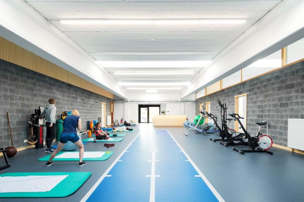 旧炸丸子工厂改造为运动物理治疗诊所丨Polygoon Architectuur-5