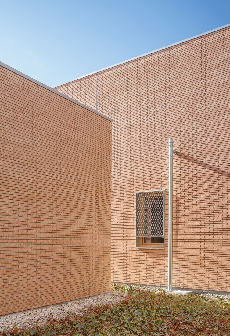 Can llong 初级医疗保健中心丨西班牙丨Comas  Pont Arquitectes-28