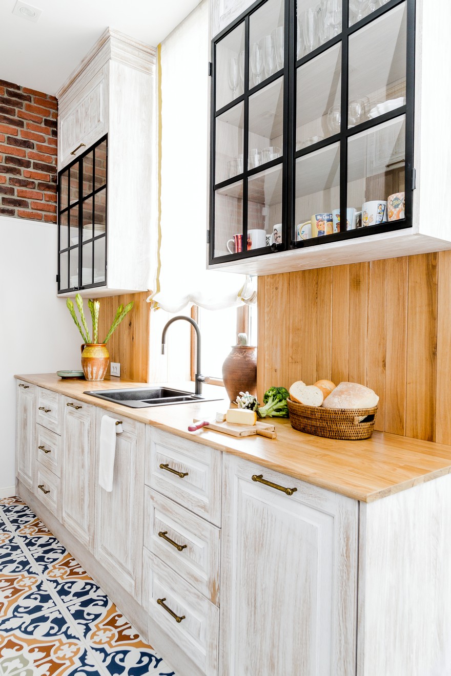 布加勒斯特英式乡村别墅 | 砖墙与橙色调的优雅结合-27