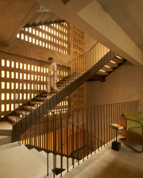 砖房;砖屋 (若Brick House是特定名称,可直译为砖屋;若只是描述房屋材质,可译为砖房,由于缺乏语境,可结合实际情况选择) 丨印度丨Studio VDGA