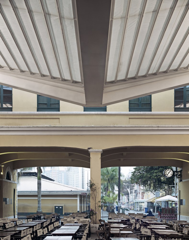 巴西弗洛里亚诺波利斯公共市场屋顶花园-27