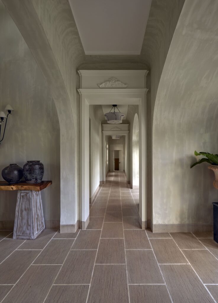 鸡蛋花庄园

注：Frangipani常见指鸡蛋花 ，Estate有庄园、地产等意思，结合语境这里翻译为鸡蛋花庄园较为合适 丨FADD Studio-14