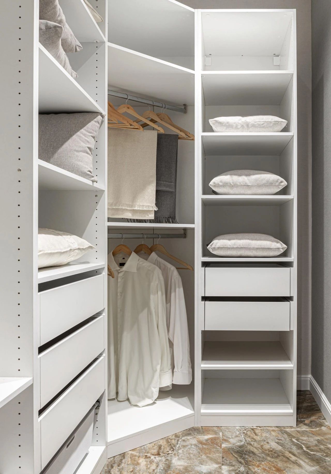 40㎡灰色小公寓室内设计丨Alana Kalabekova-18