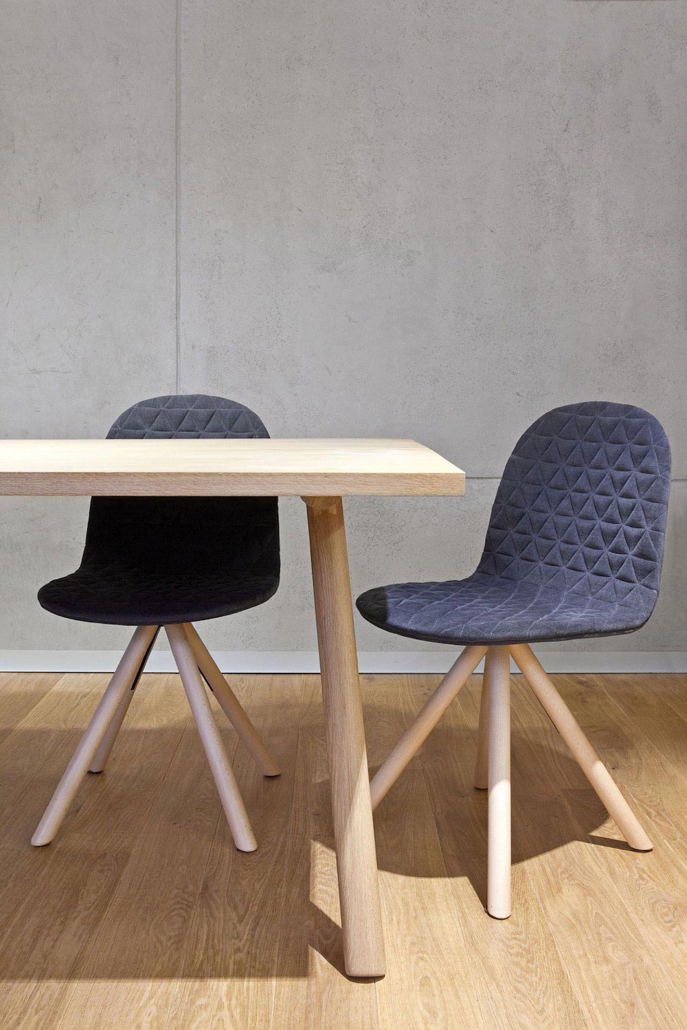 波兰 Puszczykowo 时尚镂空住宅设计-10