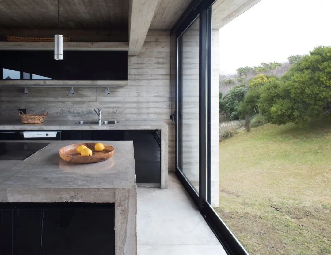 阿根廷自然纯粹清水混凝土住宅设计-112