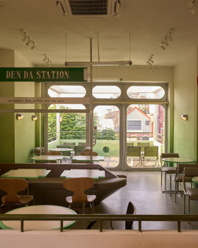 黑石头黎文师（这里ĐEN ĐÁ直译为黑石头，LÊ VĂN SỸ音译为黎文师 ，由于不清楚具体所指，可能翻译存在一定局限性） 丨越南胡志明市丨未明确提及设计公司,有主创人员信息