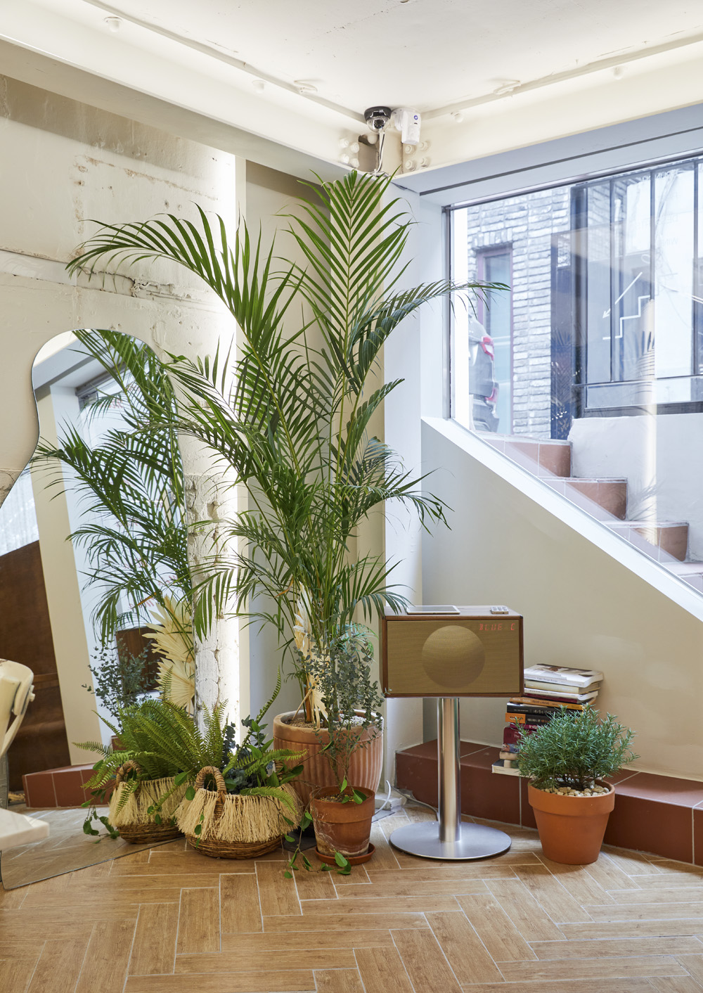 白色木质打造舒适住宅，Mela 设计师的 19 平米奇迹-12