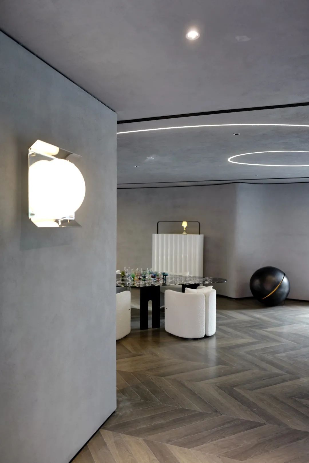 孟也打造“外 WHYGARDEN”家居品牌,呈现极光主题空间-8