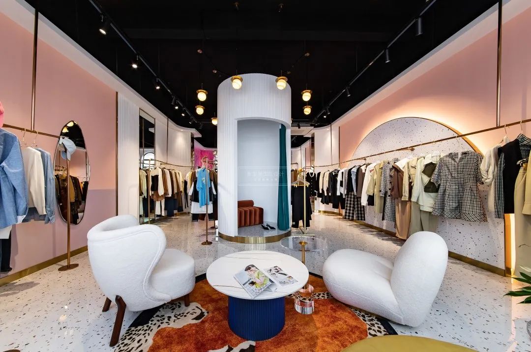 云南安宁轻奢时尚服饰店丨中国云南丨余得水-39