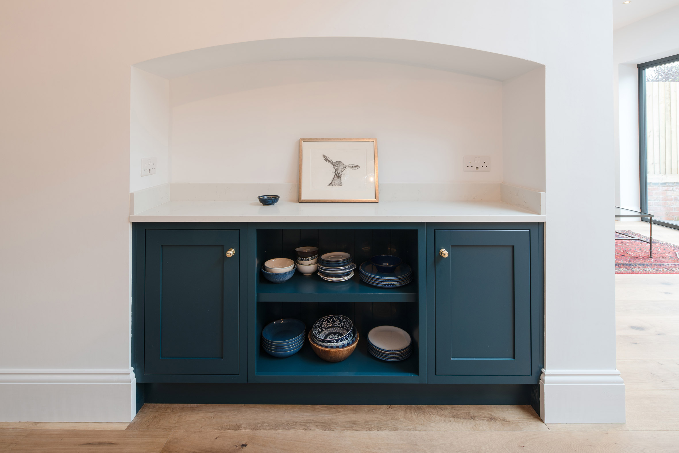 Colonnade-like glazing fronts house extension by Intervention Architecture-14