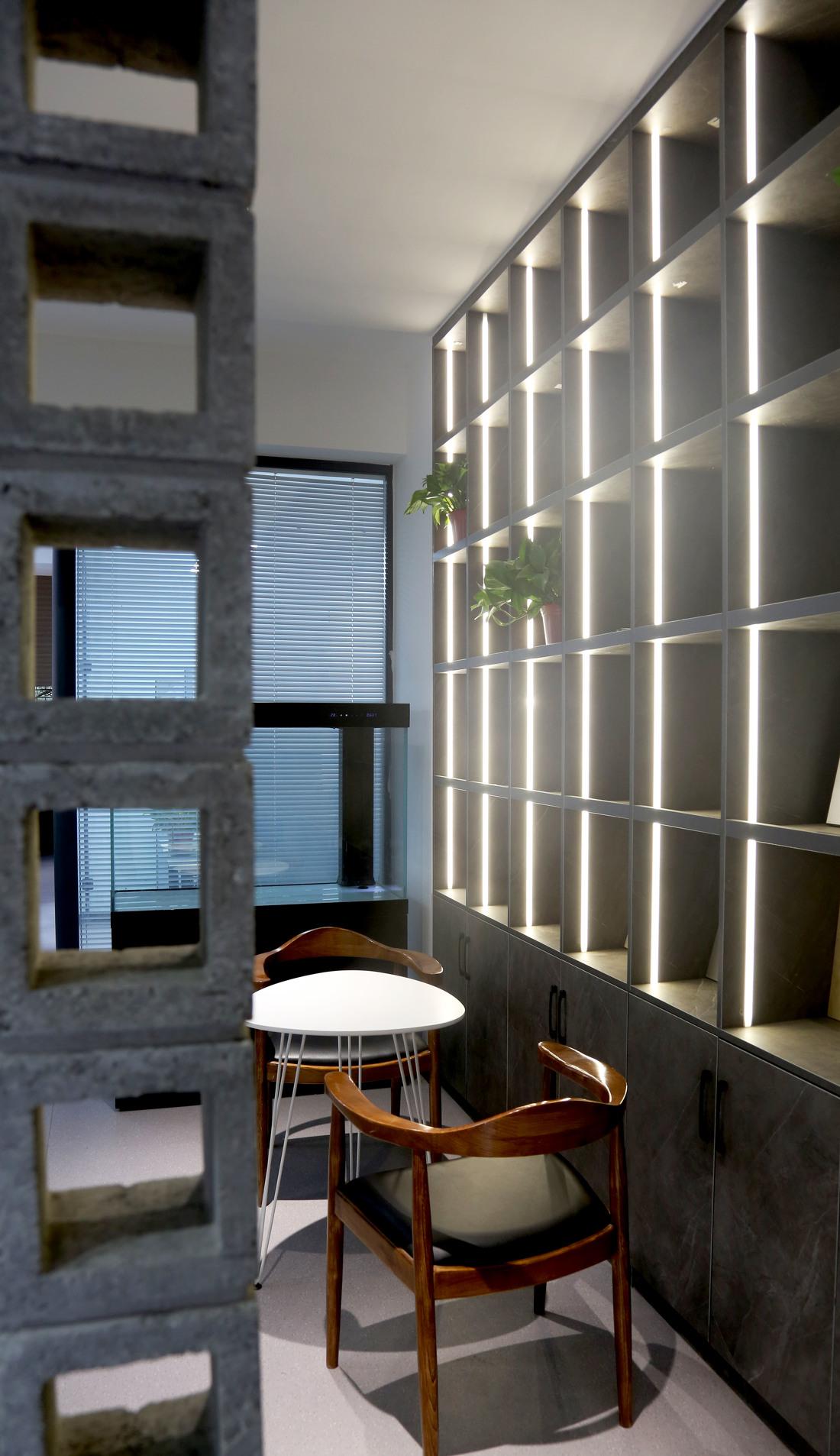 
《工作中的家》 -3