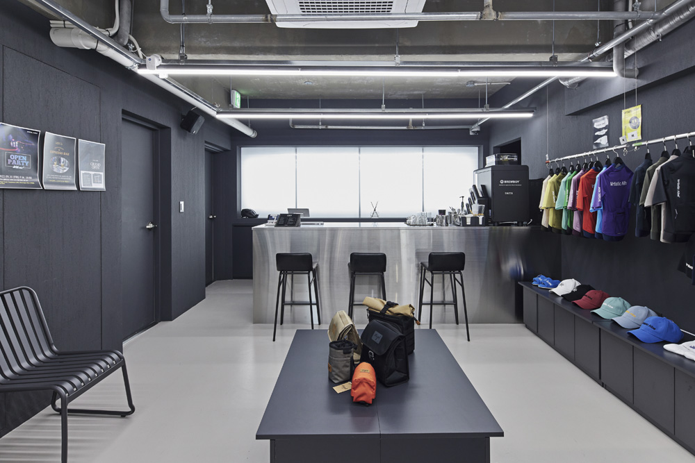 高级运动服装店设计，打造现代与传统的完美融合-10