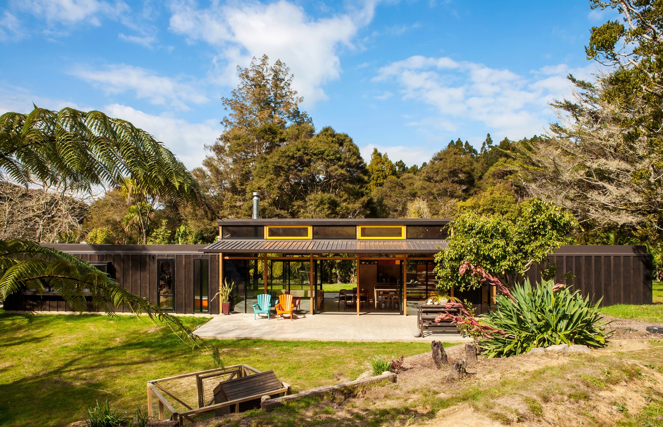 新西兰 Titirangi 家庭度假屋 | Dorrington Atcheson Architects 的极简空间-11