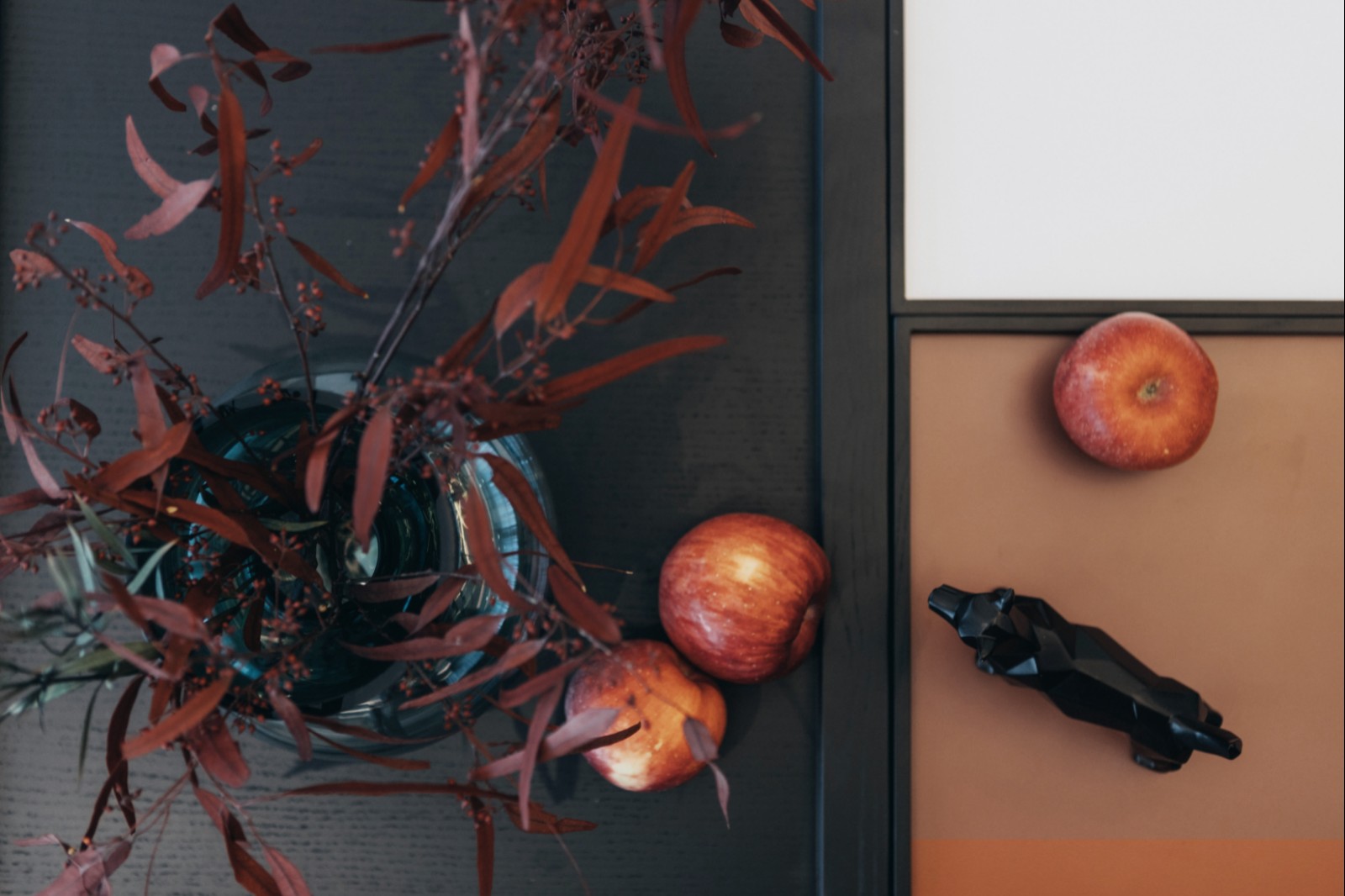 深圳 380㎡现代别墅 | 简约优雅,红调添彩-19