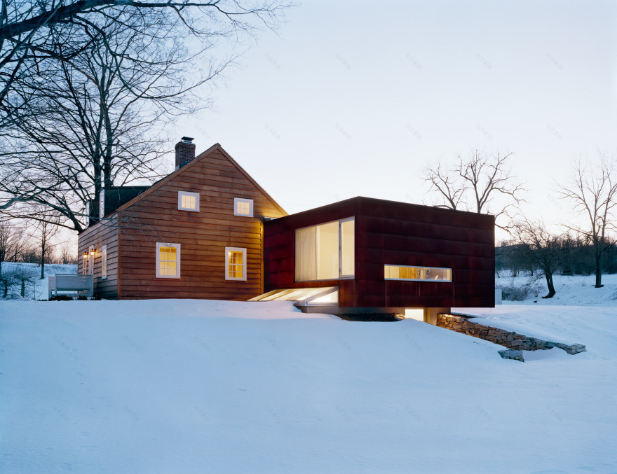 Messana O'Rorke Architects extends colonial New York homestead with weathering-steel annex-33