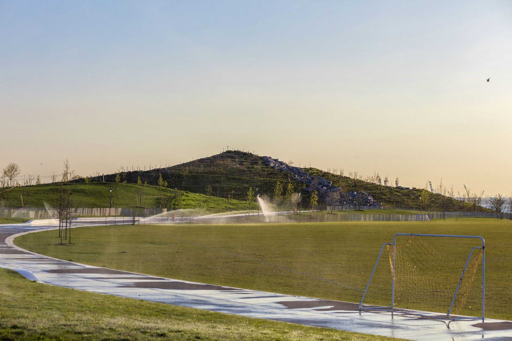 总督岛 · 二期 山丘丨美国纽约丨West8-13