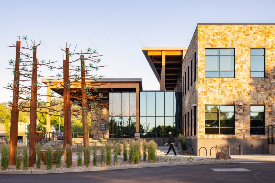 Mountain Line Downtown Connection Center | HDR-9