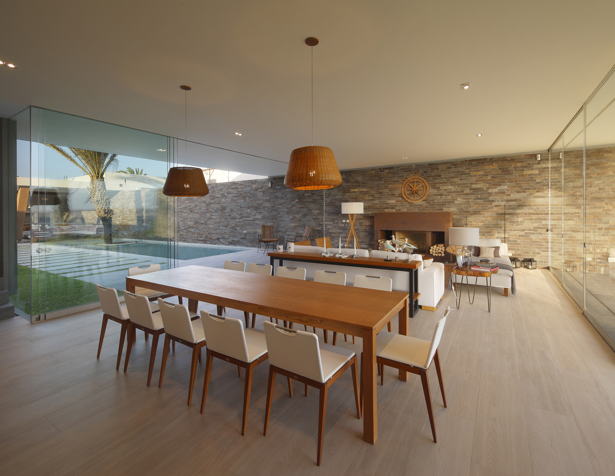 Peru 海滨别墅 | 透明空间与自然元素完美融合-17