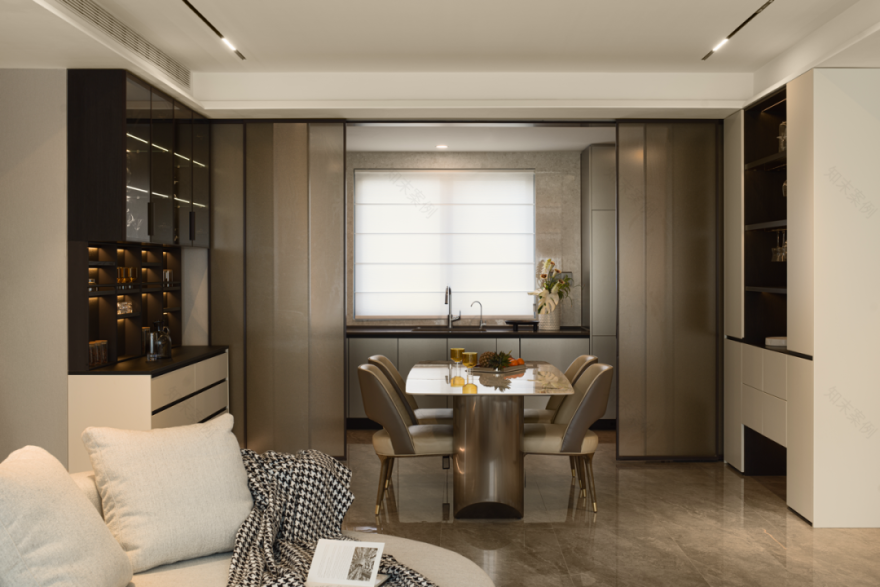 时而1人1猫时而人山人海,一间能展开能合上的“可折叠”房子-17