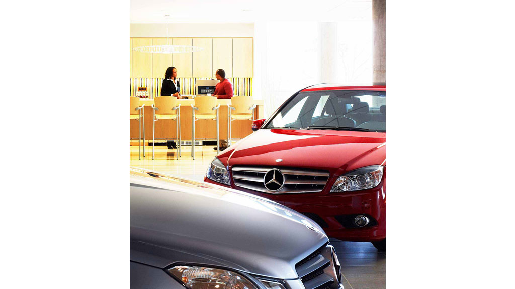 芝加哥 Fletcher Jones 奔驰旗舰店——绿色环保的汽车展示空间-8